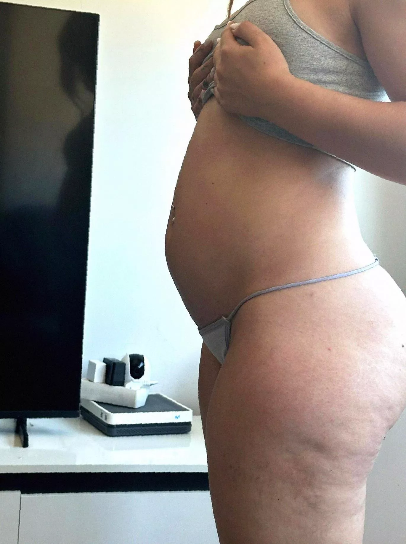 Since I decided to put on weight I have more cellulite... do you think cellulite makes me sexy? Y or N?