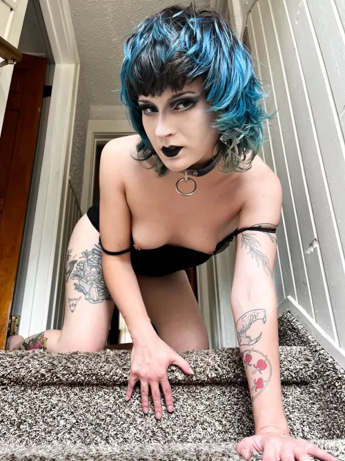 Small titty goth brat GFs seriously don’t get enough love