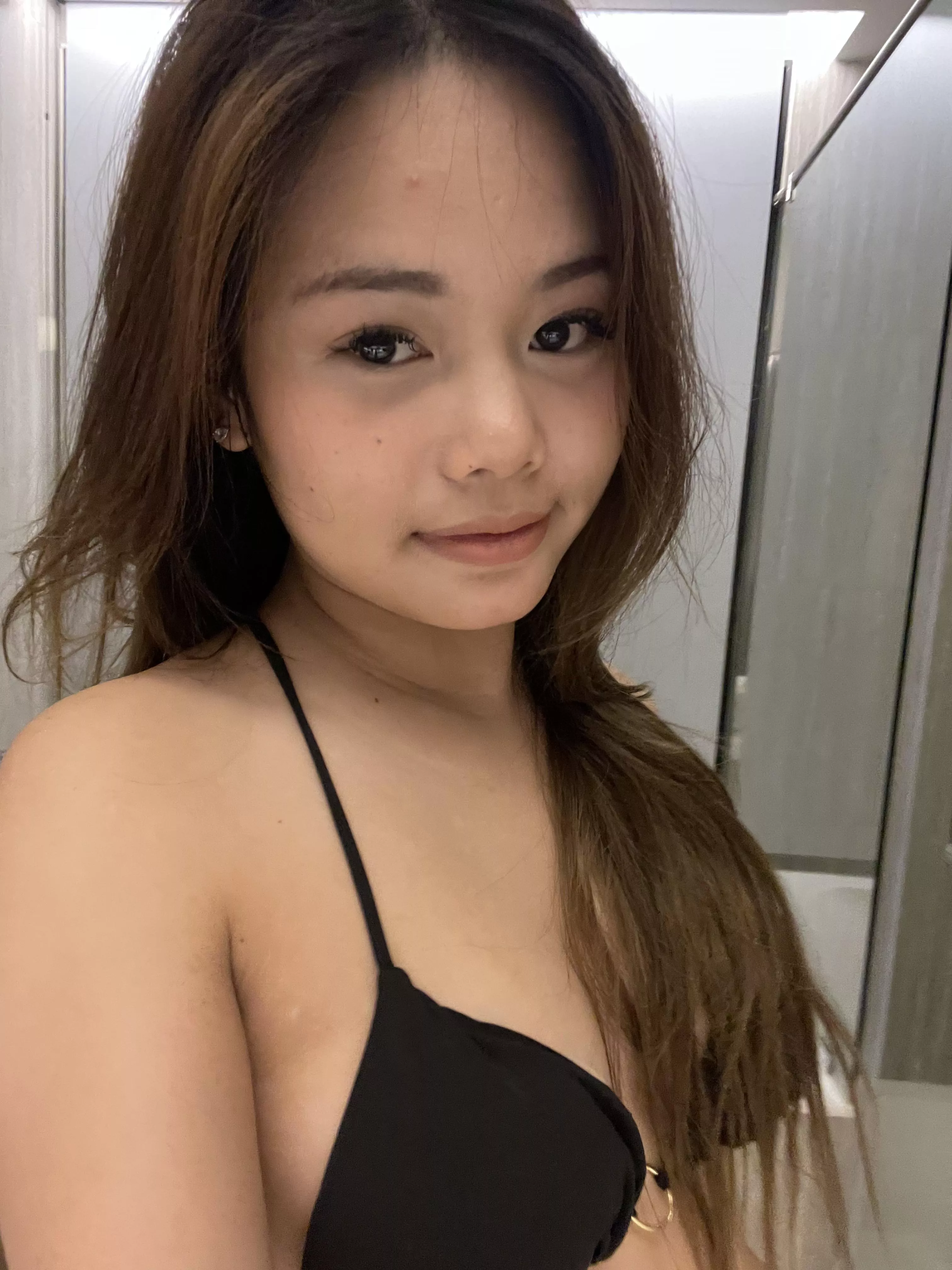 somebody nowadays still into petite asians?