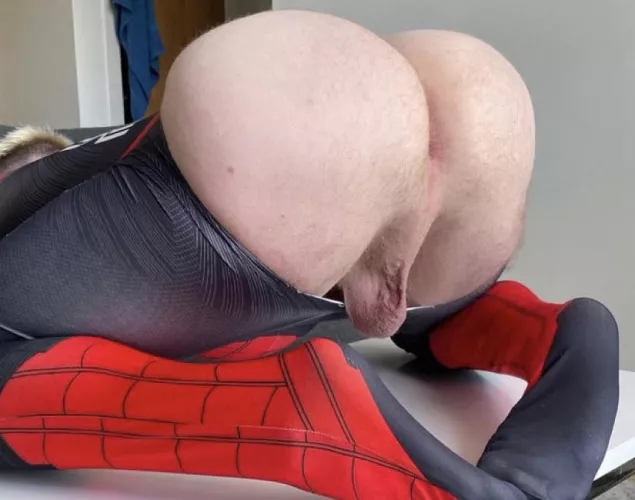 Spiderman in a perilous situation 🥺