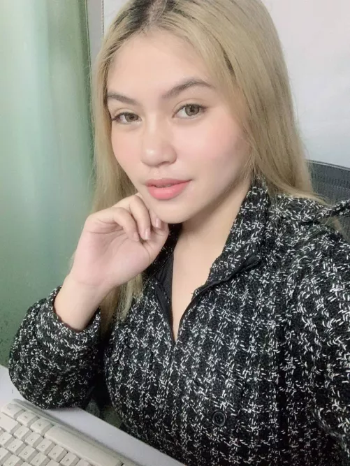 Stress in work but still looking fresh and beautiful