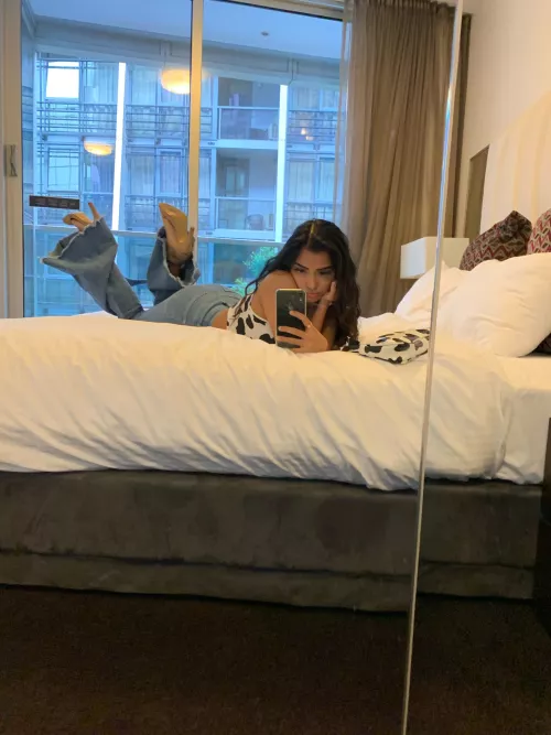 the way y’all would line up for the chance to lick my dirty heels 👀