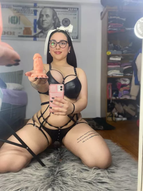 This is your size? Admit it! That's how I'll laugh at you