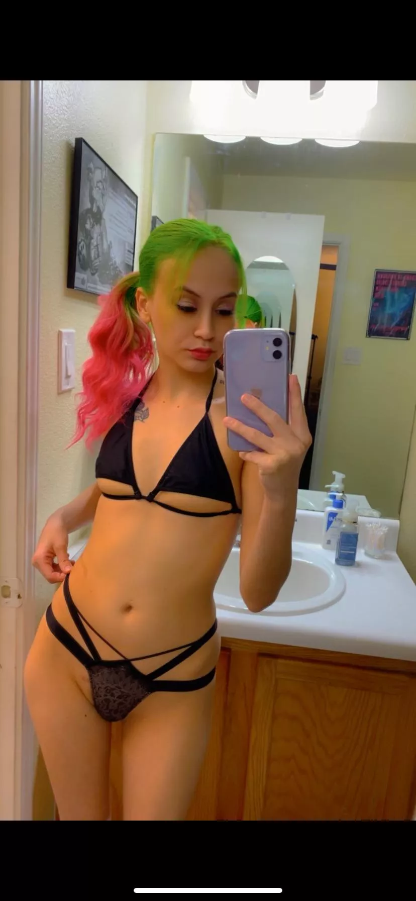 🌸 TINY EVERYWHERE BUT I DOONT MIND BEING STRETCHED OUT 🌸  