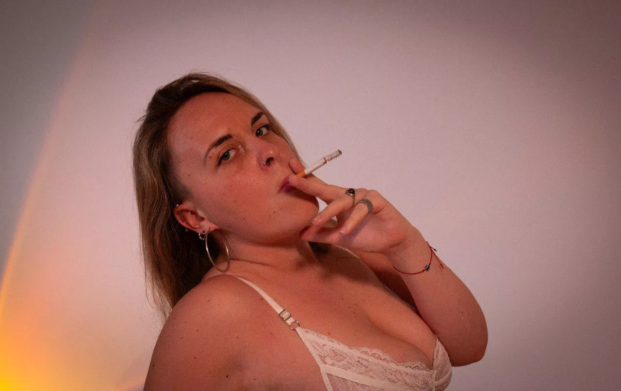 Want to smoke one while I ride you? 