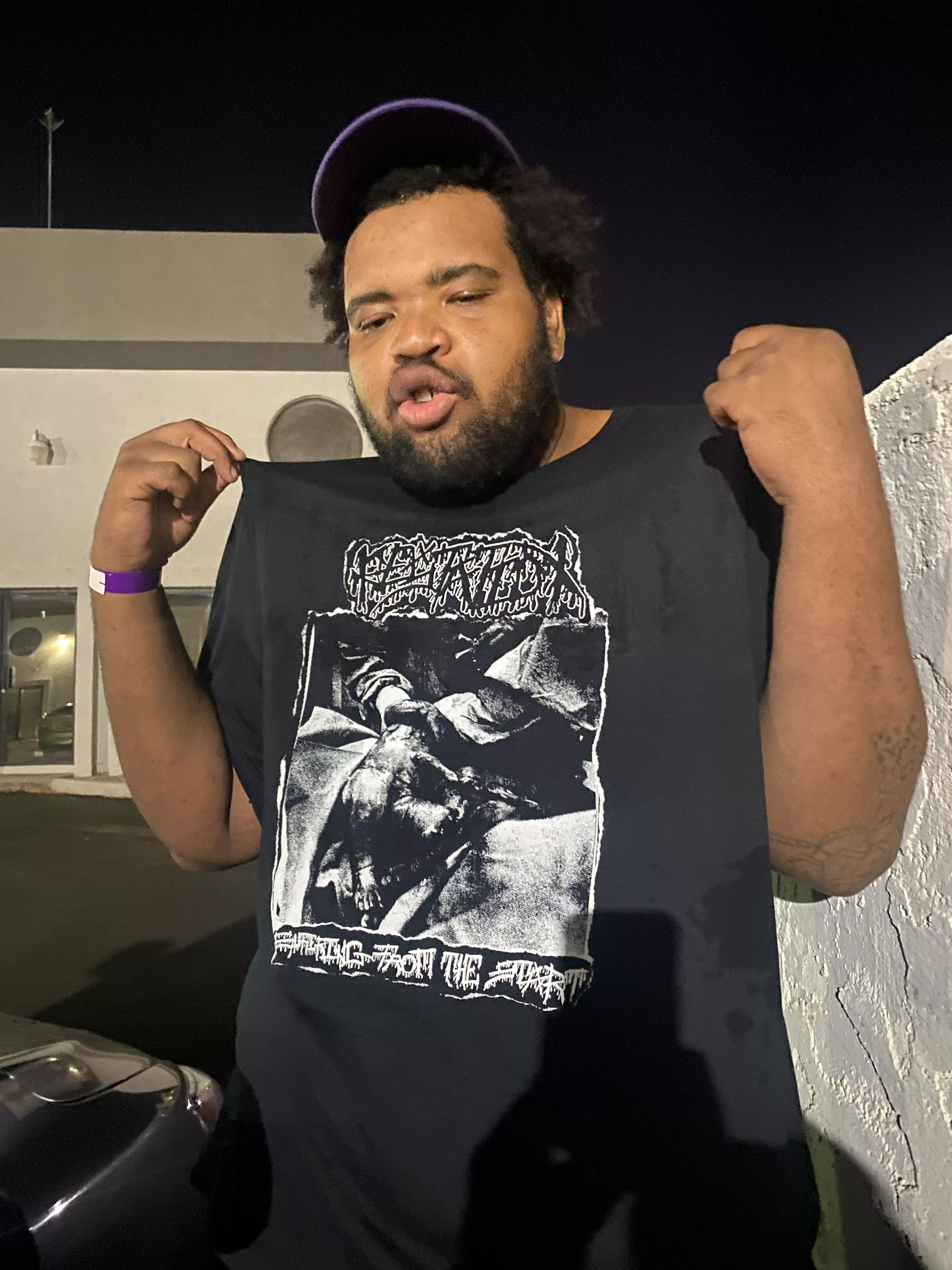 Where are the metal gigs or goth bars ? 