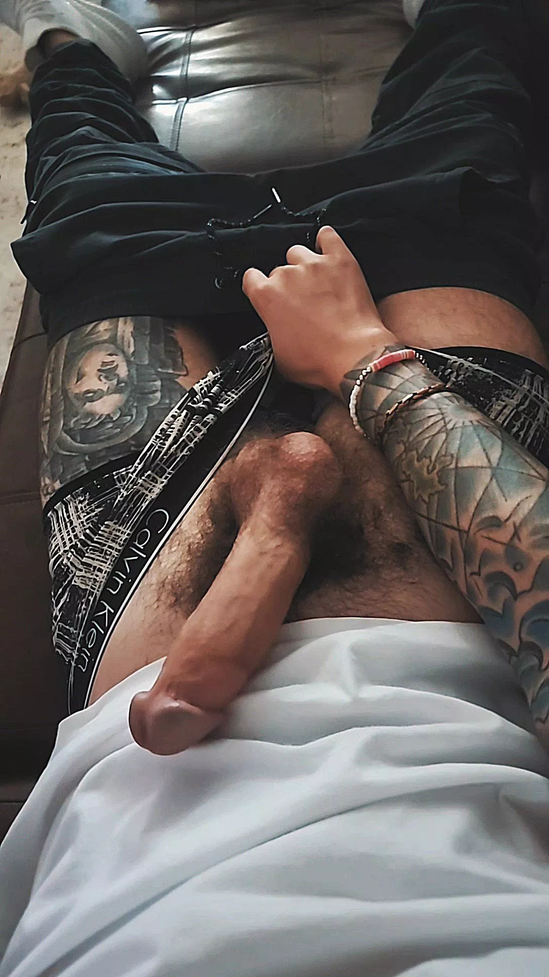 Who likes a man who's hairy and unapologetic?