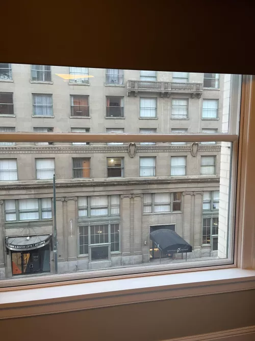 Who likes giving a show