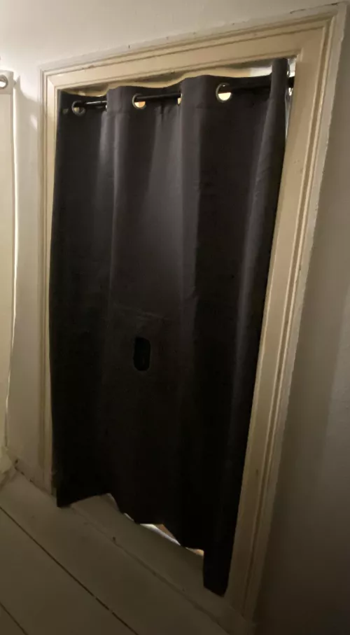 Who wants to get sucked at a private Gloryhole near Oranienplatz? 2 guys sucking tonight