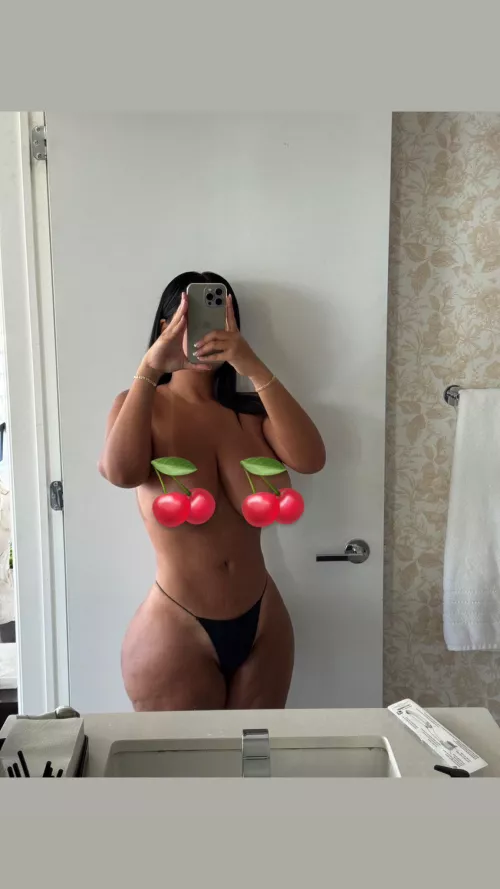 Who’s gonna hit me with his BBC🤤🤤🍑🍒just send a chat🤤