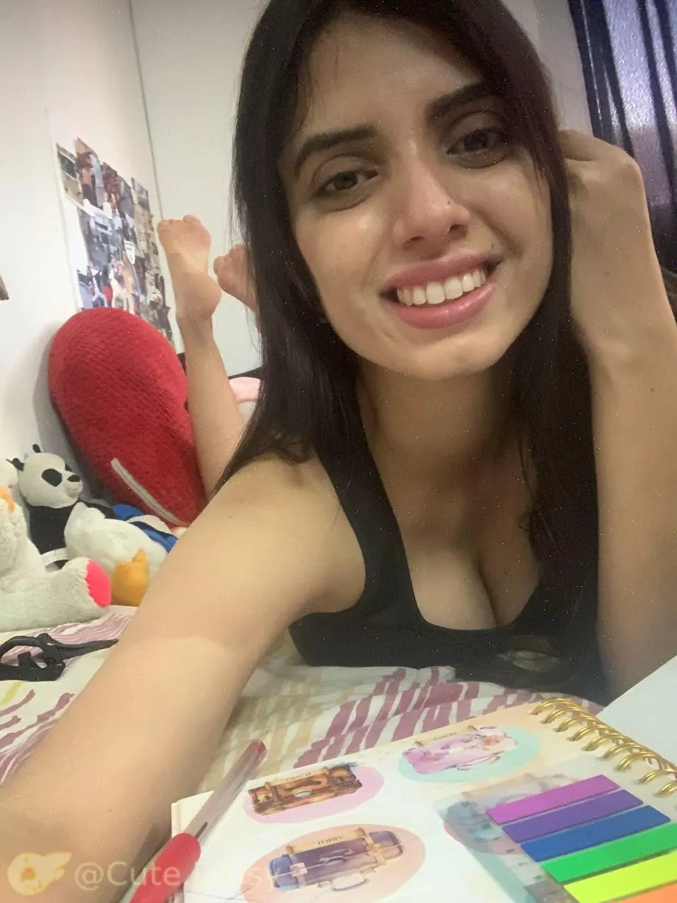 Who’s ready to make me squirm until I can’t take it anymore?🍒💫