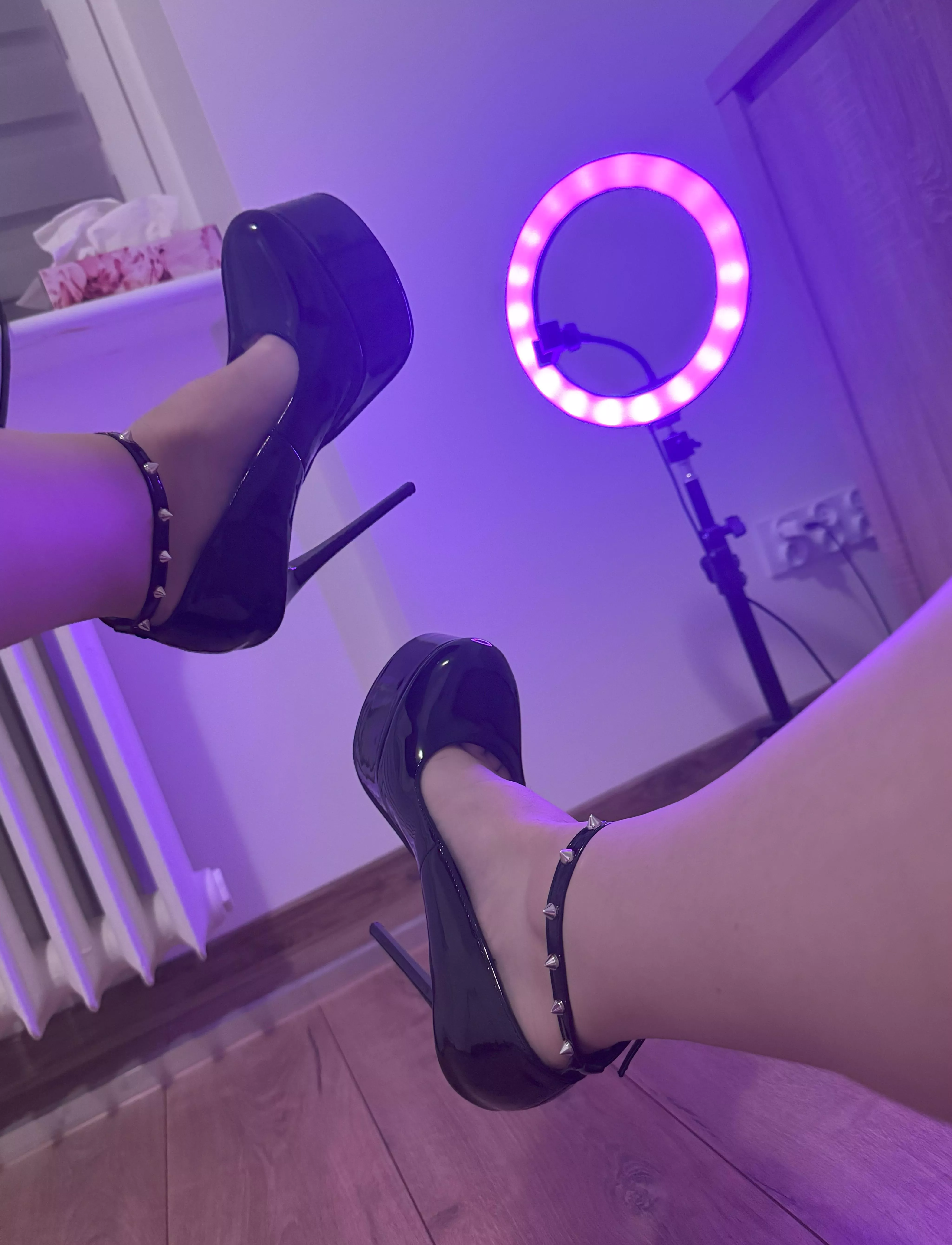 You can cum alll over my high heels
