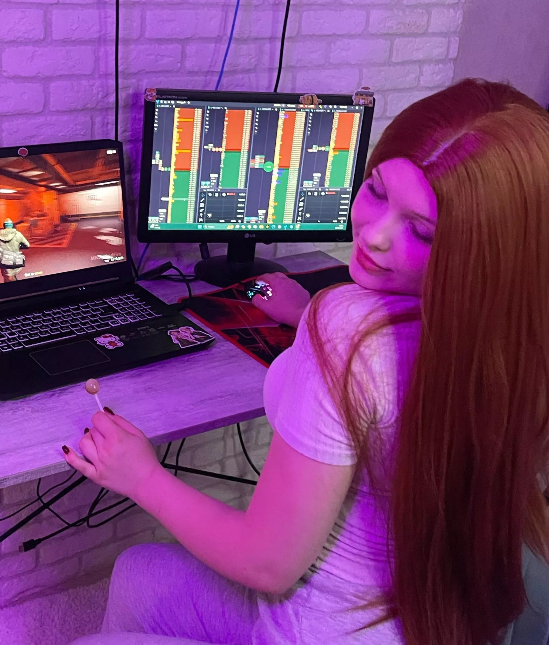 You like gamer girls, admit it