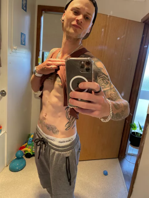 You need the rush… Come & submit to a married martial artist. You already know it’ll feel good. DMs open 😈