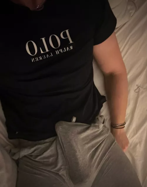 (20) wanna rub one out? 