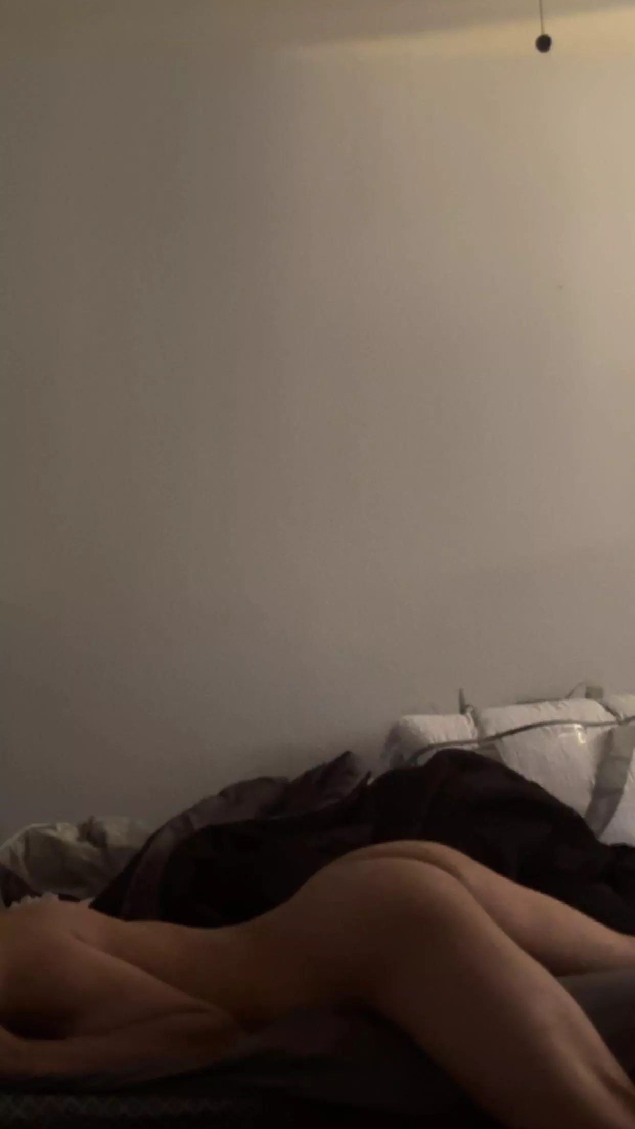 21 yo looking to bottom (;