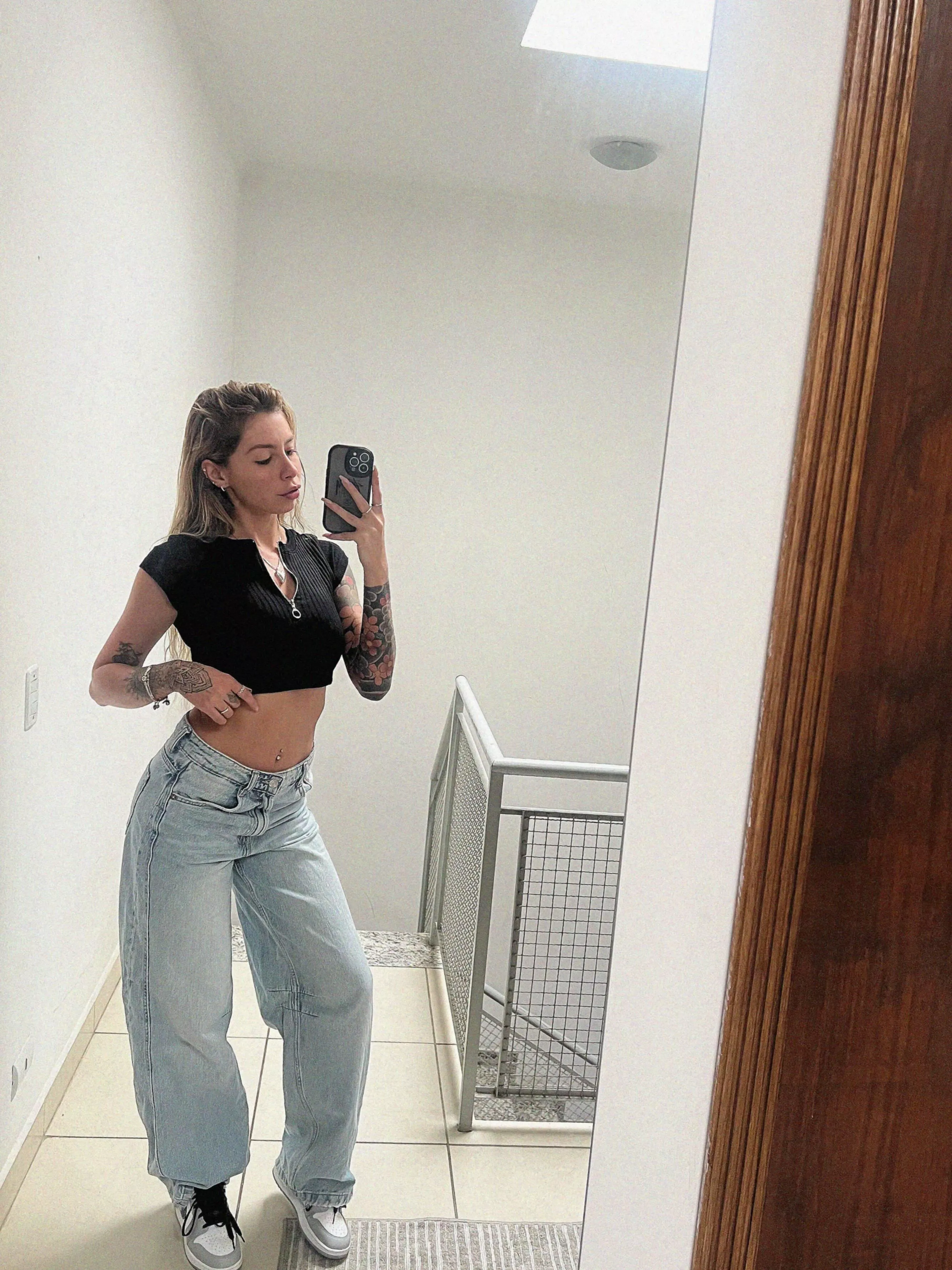 22 [F4M] When the mirror shows a little too much, it’s time for a little mischief.