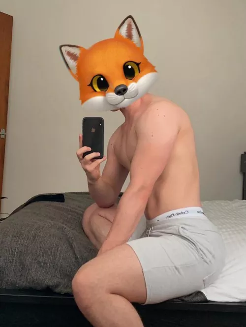 24 MM4M white twink bottom with dominant Muslim top looking for more Muslim tops 🇵🇰👅💦