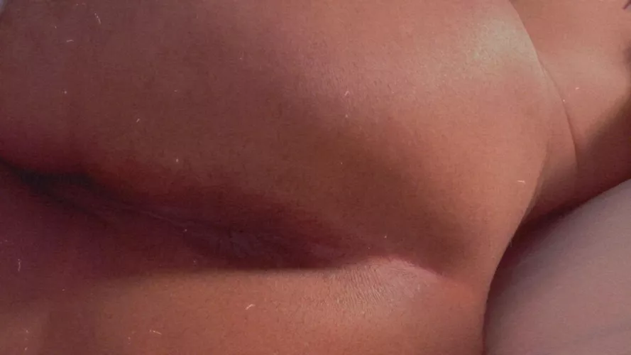 26m looking for straight guys who are looking to experiment. Must stay between us. 🤐 open to anything ! 🤫 