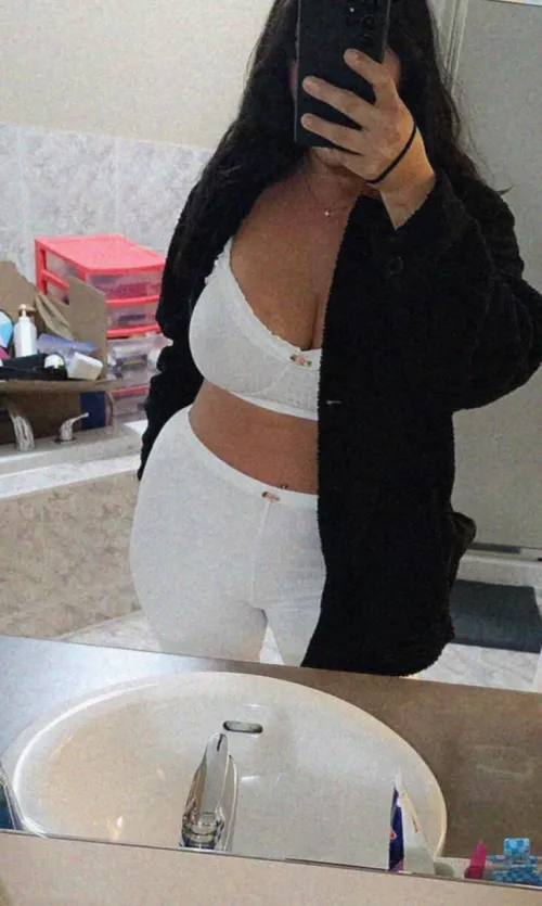 28F single mom need some fun company tonight. let’s talk about literally anything