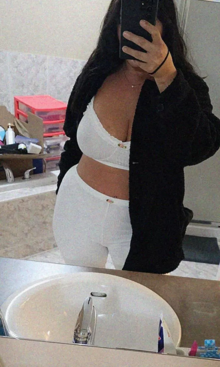 28F single mom need some fun company tonight. let’s talk about literally anything