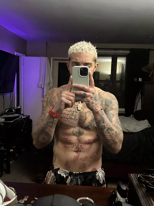 [29] [M4F/MF/FF] young fit new to this looking for a female or female to join other couples or couples who are open minded. Looking for my first experience. Must verify. 