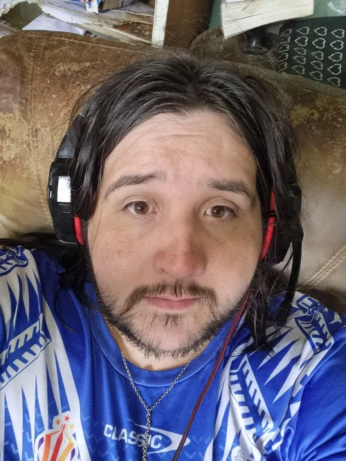 32 male looking for femboy 