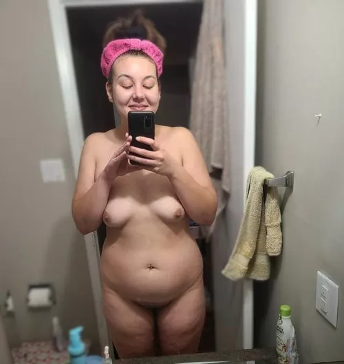 33, female, 175 pounds, 5 feet 10 inches. 