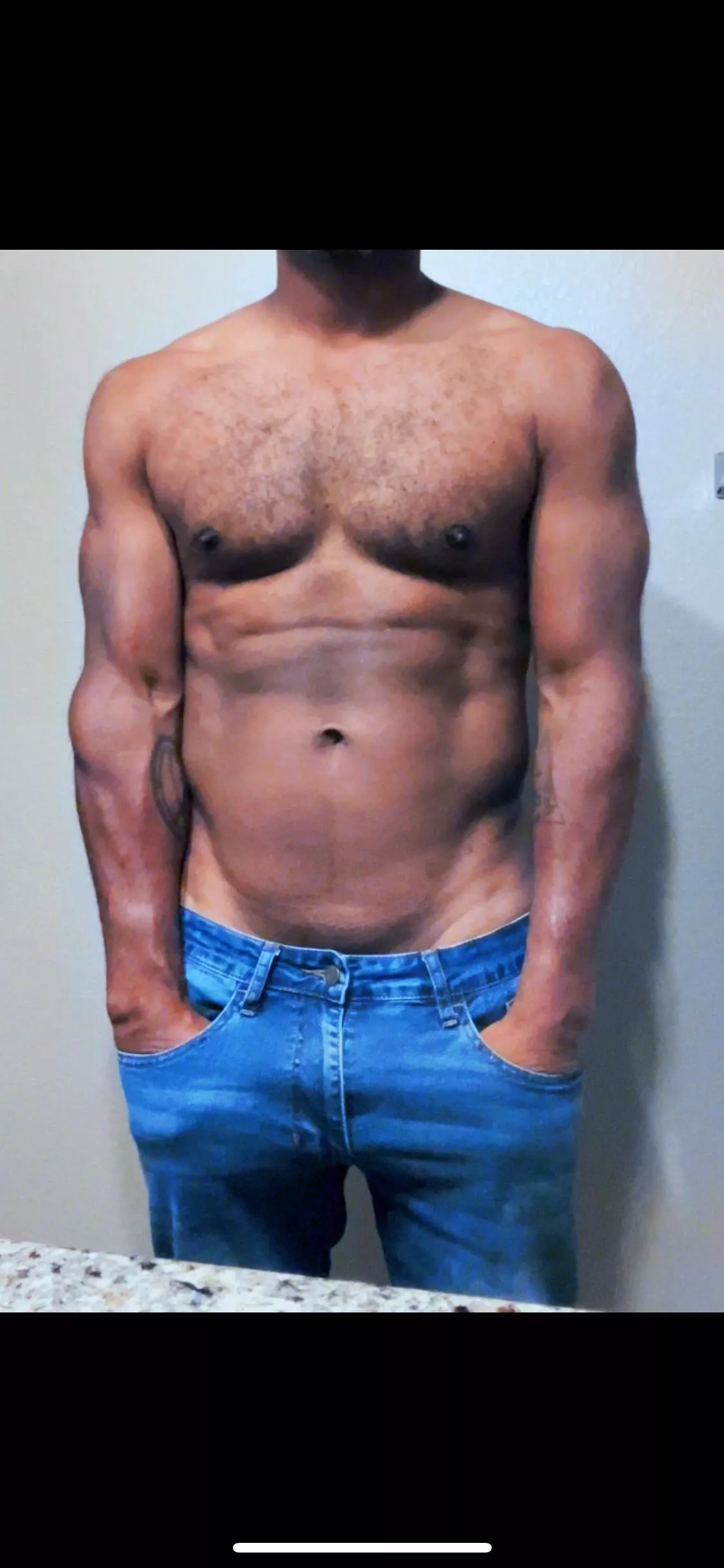 40 m [M4F] COS single male looking for latinas, Asian , white or black women. 