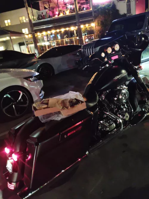 [40] male any females wanna meet do it on my Harley?