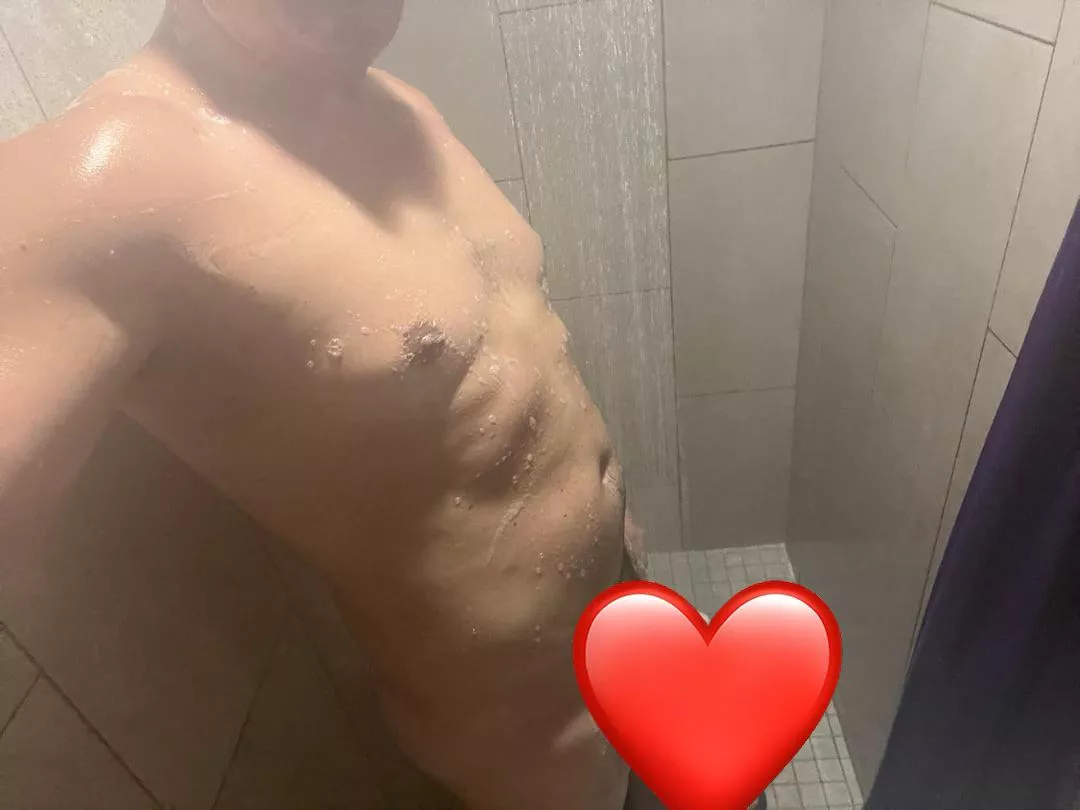 [44] - #KentWA - Anybody want to join a handsome man for lunch?