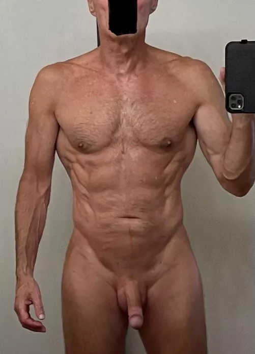 60 M4F Str8 single southern Sonoma County seeking female friend, FWB, sex friend or GF who might also like to go nude @ the beach & nude hiking☀️. 09/2024 photo w/no tan lines😉.