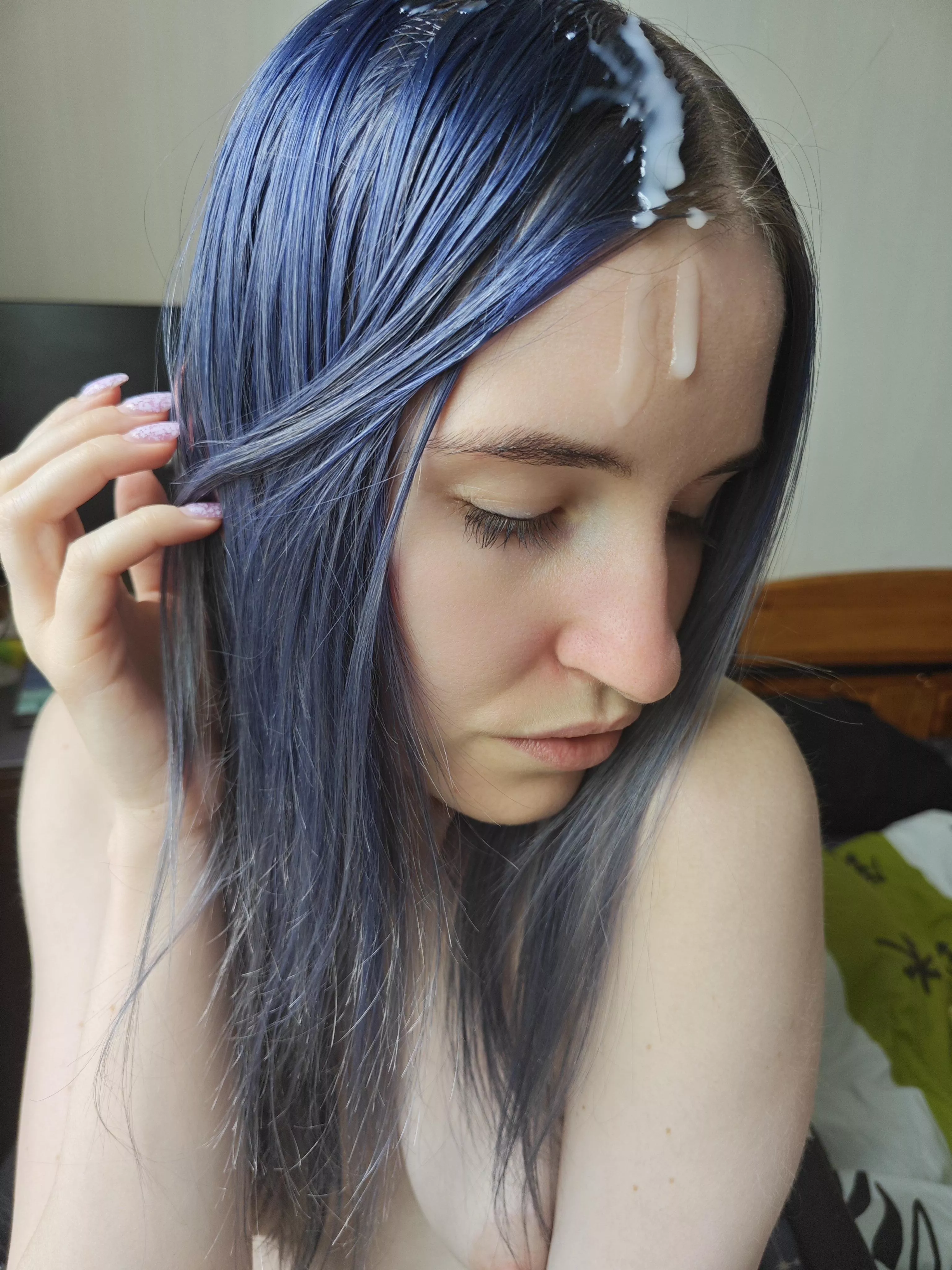 A rich cum shot on my hair and face only complements this selfie