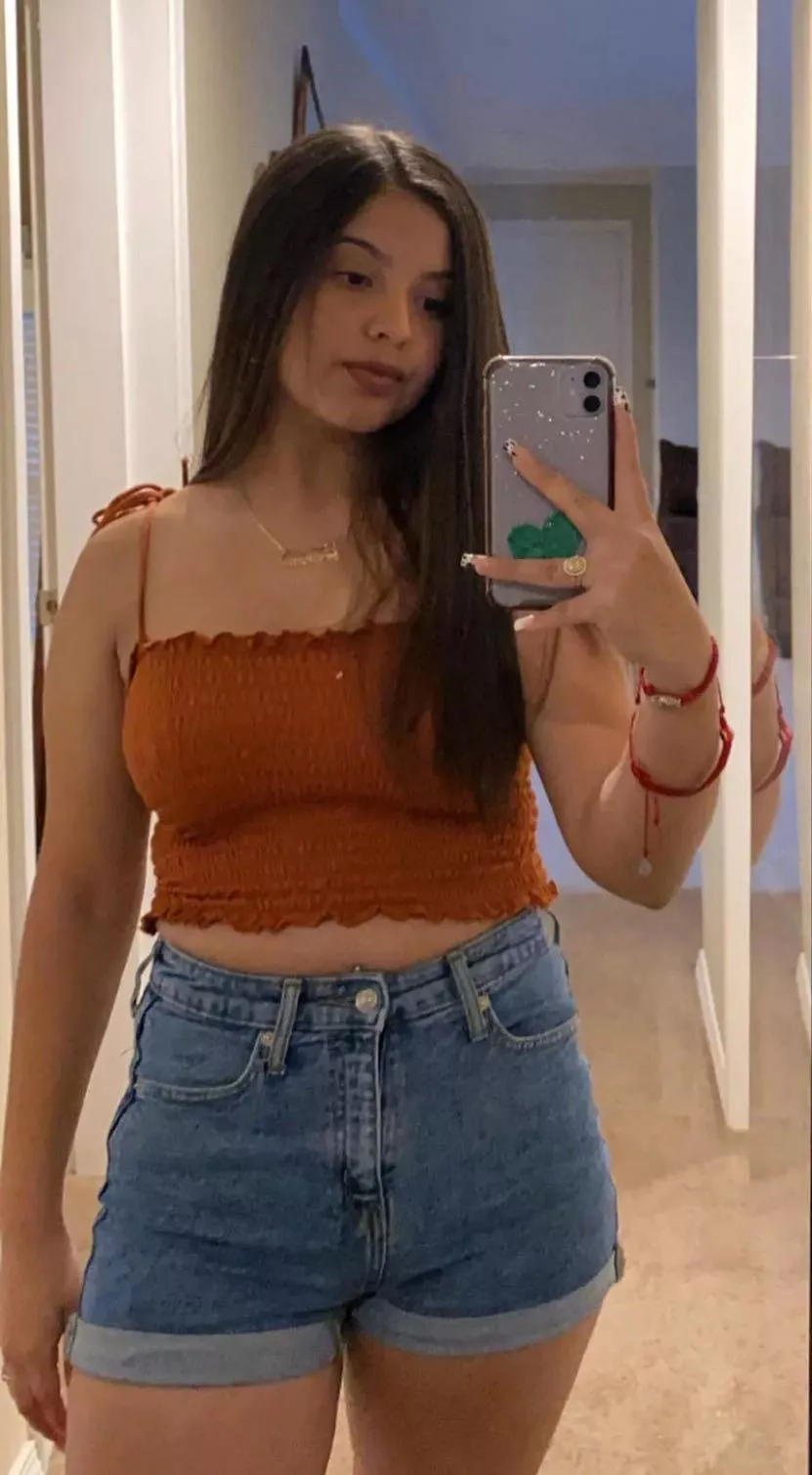 Anyone recognize her?? Who wants to goon to her?