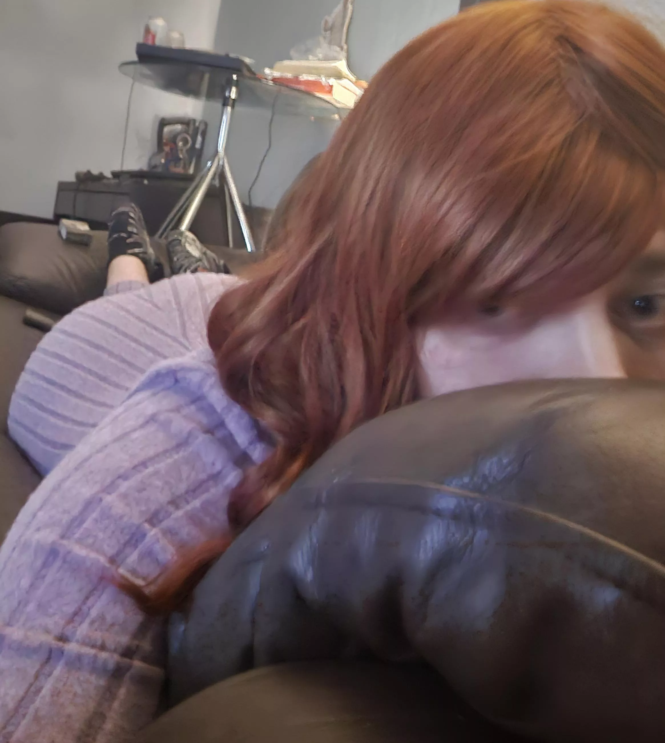 Basically just woke up, am I still cute tho? 🍑