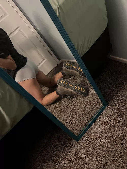 Boots and briefs…I’m a fan 😅