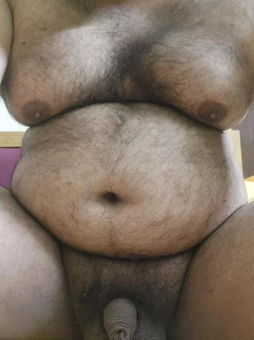 Chubby Brown Boy..Looking to have my nipples sucked long and hard
