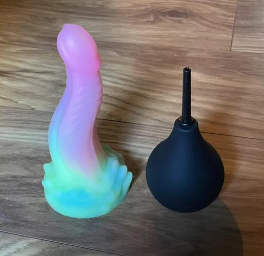 Cleaning yourself before playing? Yes or No?