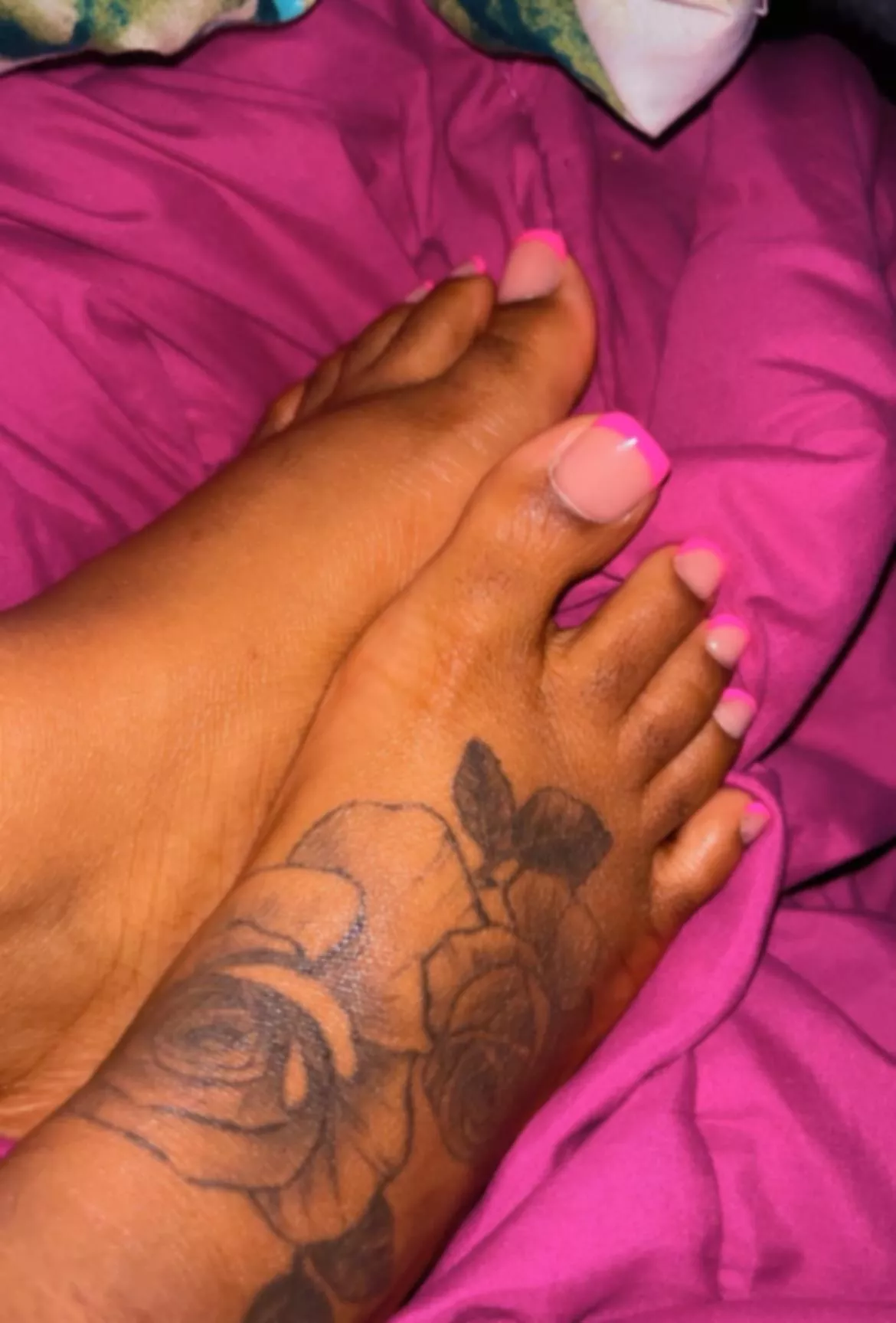 Come clean my feet like a whiteboi should 