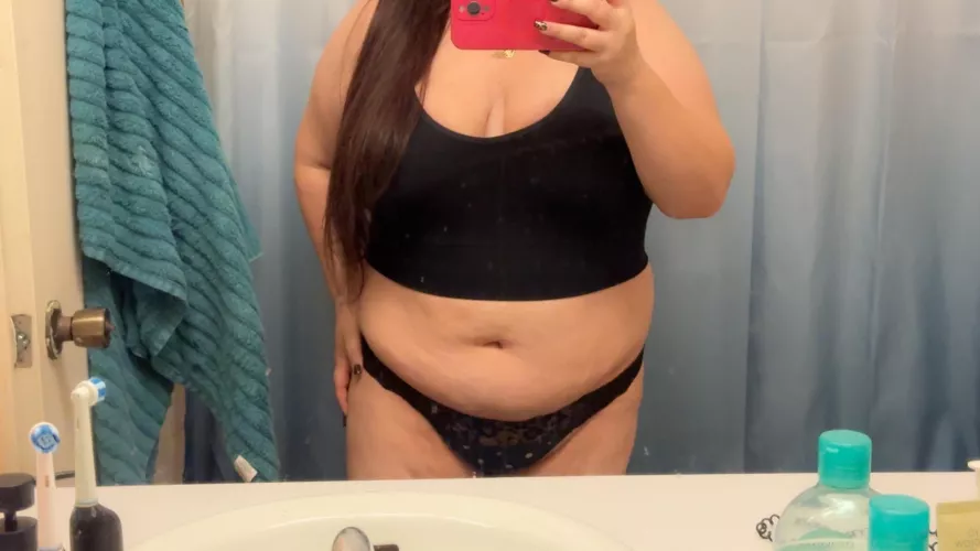 Come snuggle in bed with me