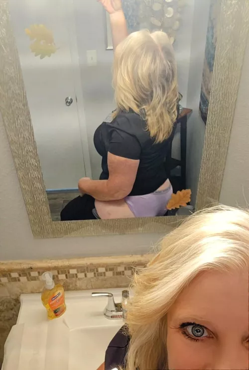 Dentist Office Booty Selfie for You.. I'm Christine I'm Black Scrubs 