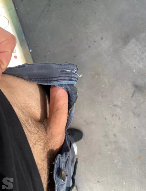 Discreet Inner West fun. 33 M4M can host. Send pics 