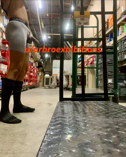 do u guys like work pics? 😈where should i take sum at  next? 