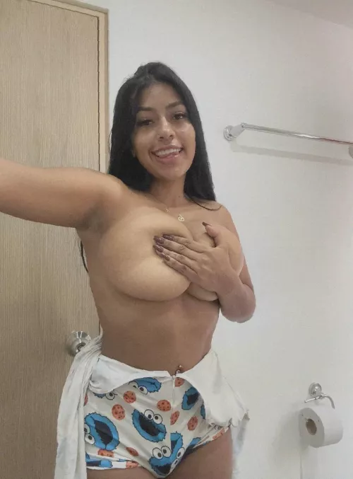 Do you accept nudes from a transgirl