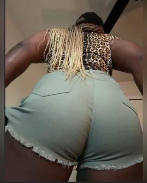 Do you like the shorts 💦💕