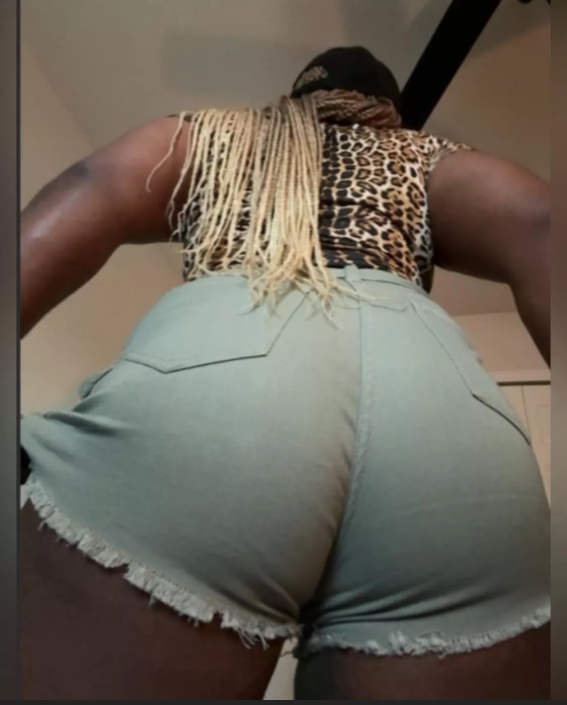 Do you like the shorts 💦💕