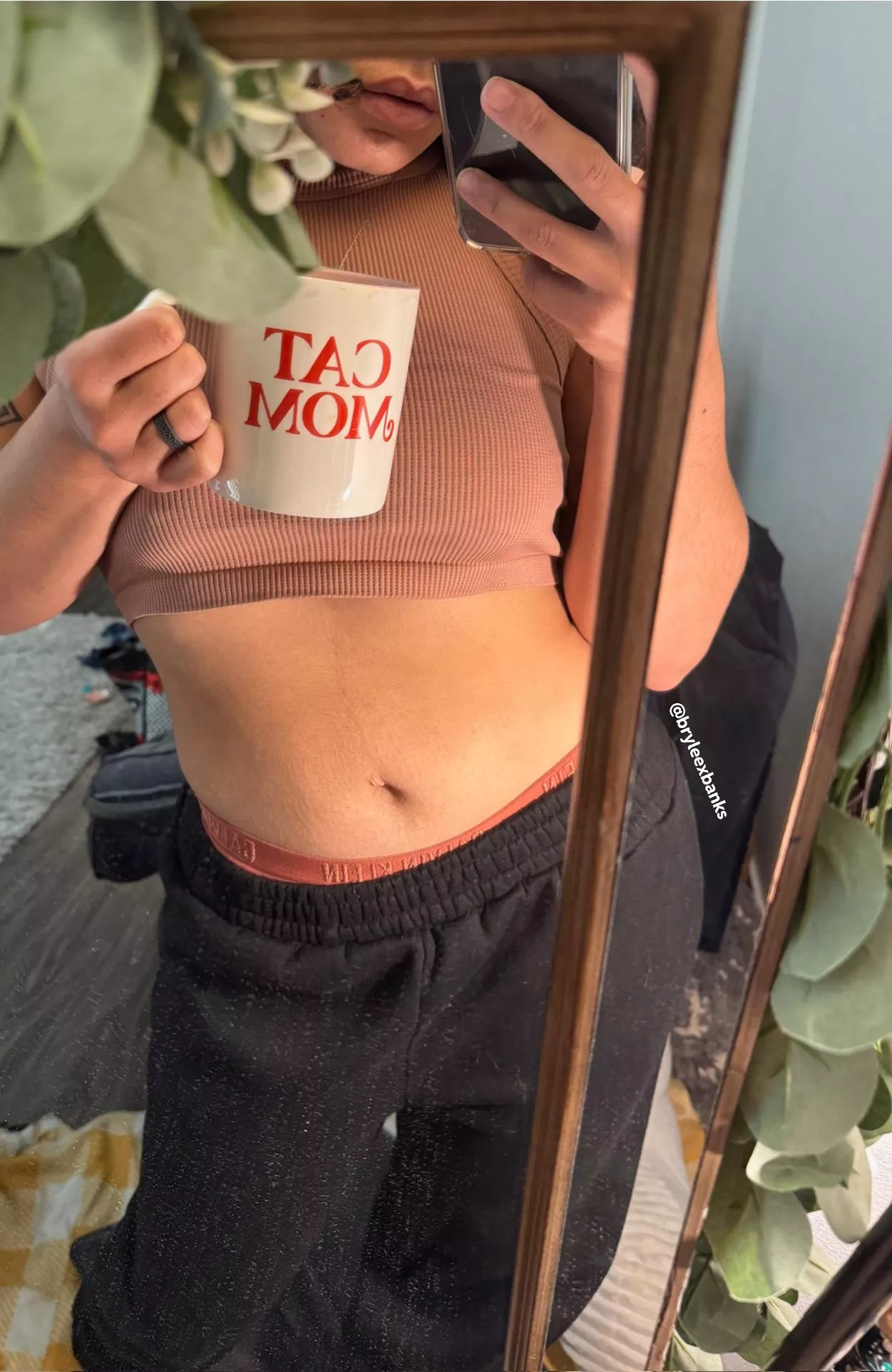 Enjoying my morning coffee 🥰💋