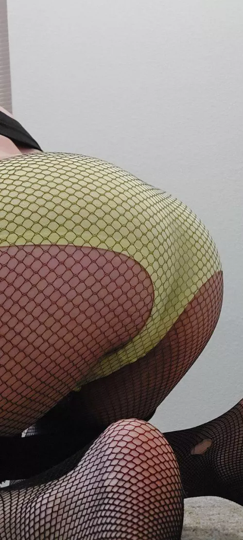 Fishnets are hot!!