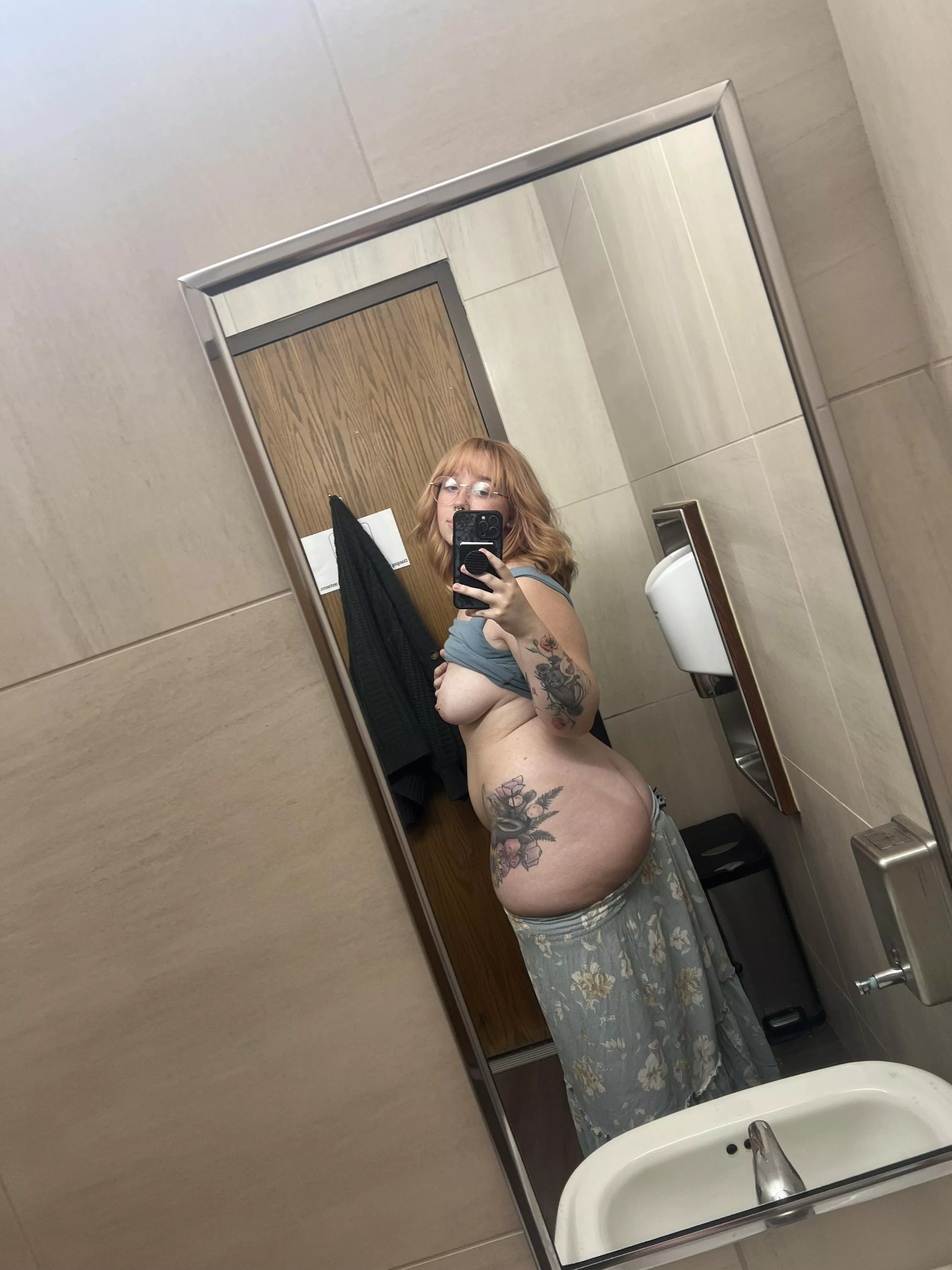 Fuck me in the bathroom Fuck me in the bathroom