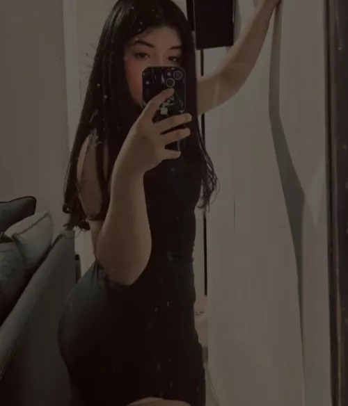 Hi my ass needs a cock